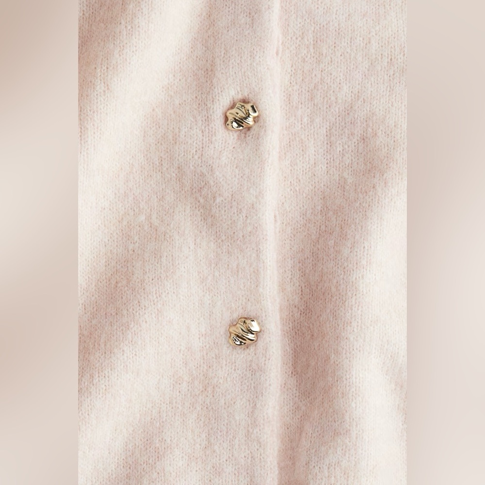 Loose-Fitting, Pale Pink Cardigan Sweater | Crew Neck | Gold Buttons | L | NWT - Picture 4 of 9